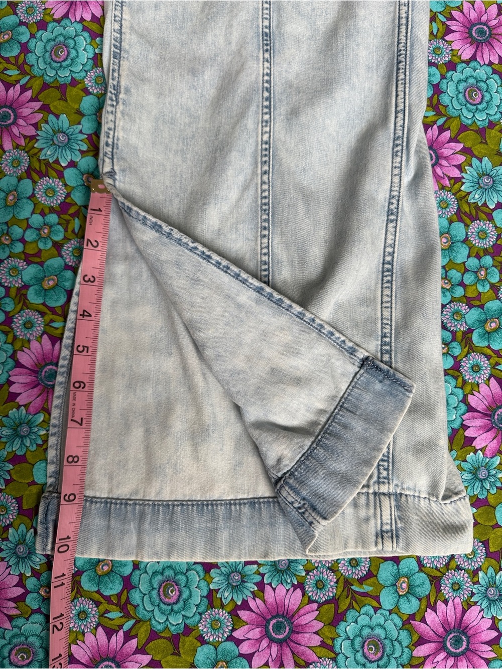 GAP Light Wash Wide-Leg Jeans - Picture 6 of 9